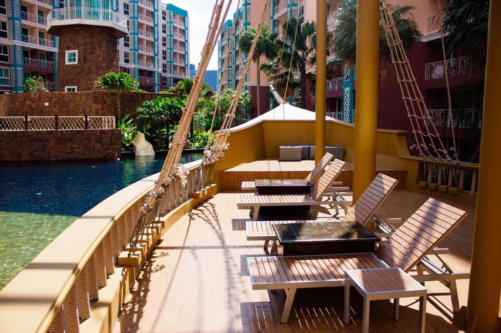Grand Caribbean Resort Jomtian Pattaya Exterior foto